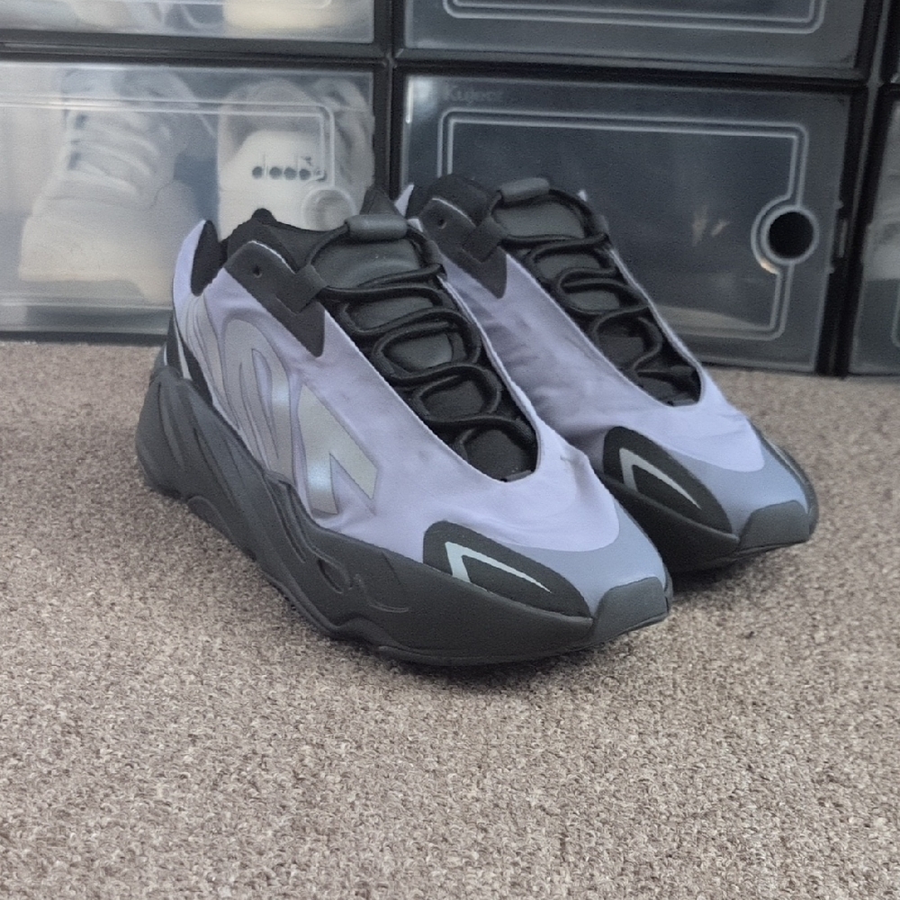 Yeezy Boost 700